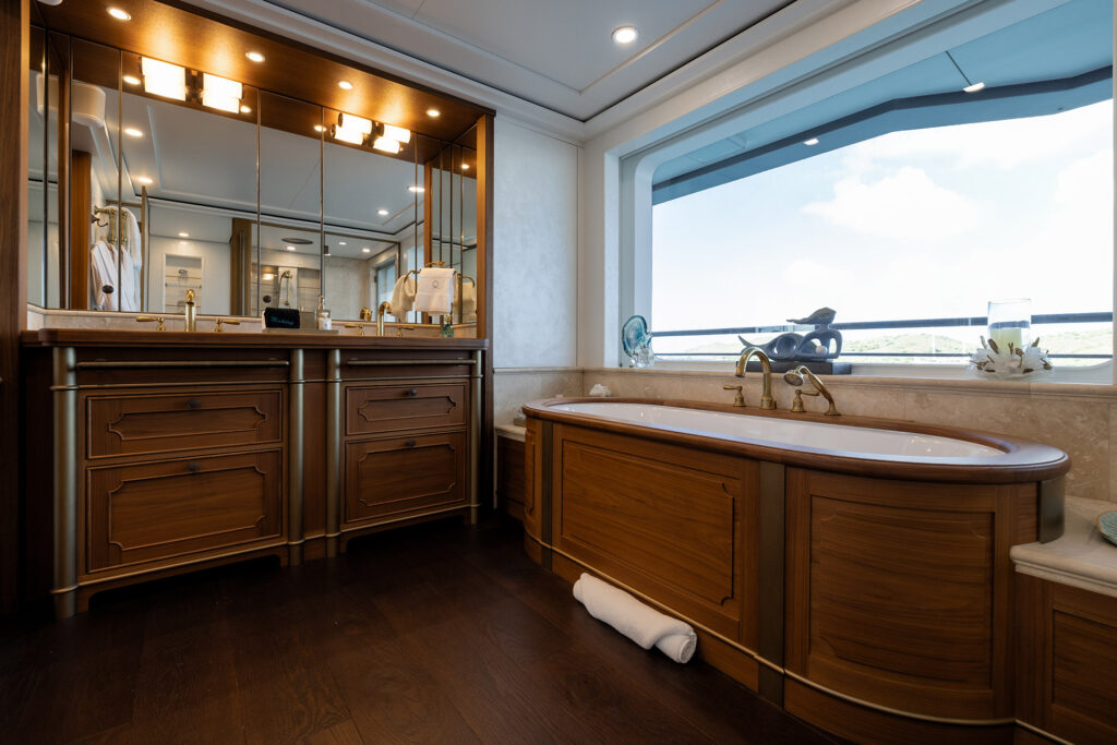 Master Cabin (2)