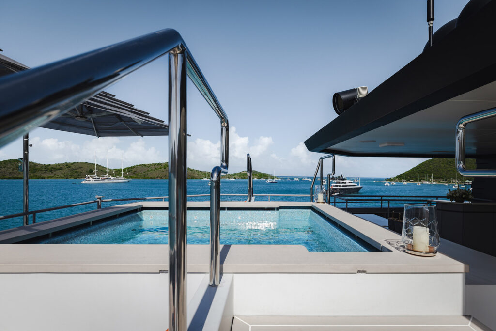 Sundeck (10)