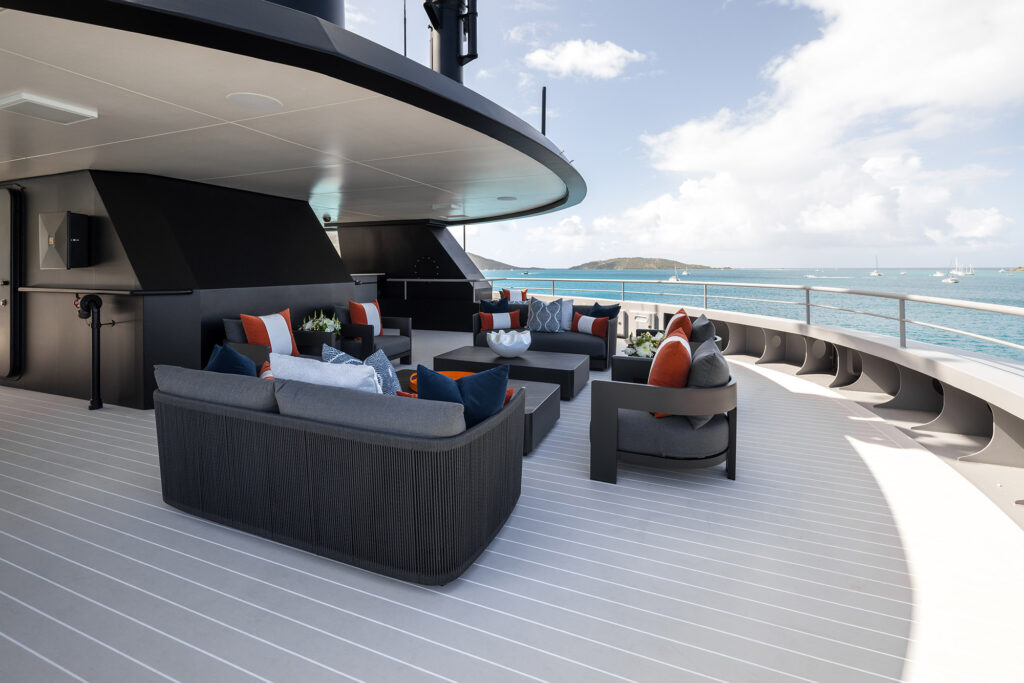 Sundeck (18)
